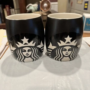 Starbucks 2011 Mermaid Siren Embossed Logo Black Matte - 14 oz Mugs / Set Of 2 - Picture 1 of 4