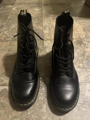 NWOT Men’s Doc Martens 1460 Smooth Leather Black Lace Up Boots. Size 12 - Image 1 of 4