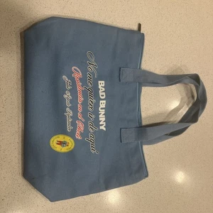 Bad Bunny VIP Swag Bag from Bad Bunny (No Me Quiero ir de Aquí) residency in PR - Bild 1 von 12