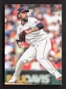2025 Topps Series 1 TRUE PHOTO Emmanuel Clase #326 SSP CASE HIT Guardians - Picture 1 of 2