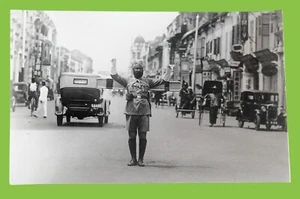carte postale cpa policier circulation singapour malaisie tacot pousse pousse - Foto 1 di 5