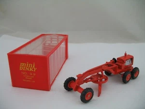 Mini Dinky Model 99: Caterpillar Grader, with Garage Box - Picture 1 of 16
