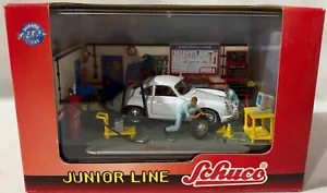 Schuco Diorama 1/43 Porsche weiß Automechaniker Arbeitsplatz Art.-Nr.27032 ~versiegelt - Bild 1 von 7