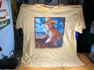 O11-81 KENNY CHESNEY CONCERT T-SHIRT - XL - GUITARS, TIKI BARS TOUR 2004 - USED - Picture 1 of 8