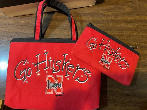 Nebraska Huskers new red/white cloth purse with change pouch; zip closure, logo Cover