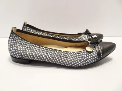 Stuart Weitzman Black White Captoe Flats Pointed Toe Size 5M Bow Detail Career - Image 1 of 4