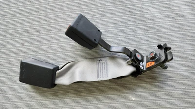 2017-2022 KIA NIRO FIVELA DE CINTO DE SEGURANÇA TRASEIRA CENTRAL E LATERAL ESQUERDA FABRICANTE DE EQUIPAMENTO ORIGINAL* - Imagem 1 de 4