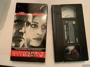 1997 Conspiracy Theory Mel Gibson Julia Roberts VHS Tape - Picture 1 of 2