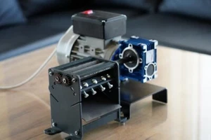 Elektrische Maschine für Tabak, Tabakblattzerkleinerer ACE 120 0,8mm / SCHNEIDEN UND ROLLEN - Bild 1 von 3