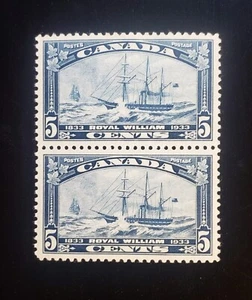 Stamps Canada Mint: #204 5c blue Royal William pair VF Mint light hinge mark - Picture 1 of 1
