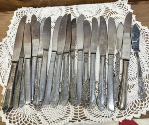 Lot Of 20 pcs Assorted Knives Silverware Stainless Vintage Mixed Sizes Random - Picture 1 of 3