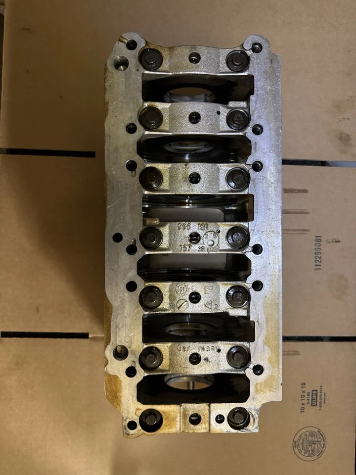 Porta cigüeñal Porsche Boxster 986 996 911 M96 1997-2004 99610101264 Foto 1 de 4