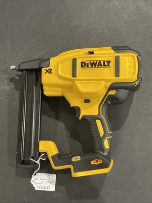 Grapadora corona estrecha DEWALT P-11-19#5 20V Max sin escobillas XR DCN681 Foto 1 de 4