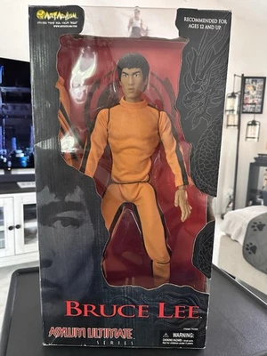 Figura gigante de Bruce Lee Art Asylum Foto 1 de 2