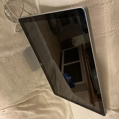 Apple iMac  Desktop 21.5” Version OS X (2015) - Image 1 of 4