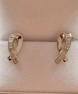 Stunning 9 Ct White Gold And Real DIAMOND Twist Stud Earrings - Picture 1 of 4