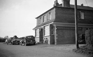 Tismans Common West Sussex The Mucky Duck Inn Village Szene 35 mm negativ CP54 - Bild 1 von 1