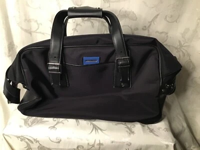 Bolso de Lona Grande Calvin Klein Negro con Logo Correa para el Hombro de Viaje para Pasar la Noche Foto 1 de 4