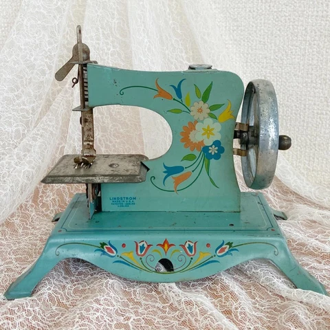 Antique Vintage Hand Crank Sewing Machine Lindstrom Toy Display Junk Cover