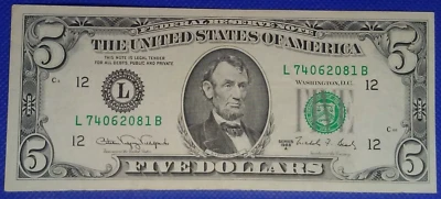 $5 1988 FEDERAL RESERVE NOTE ** PAPER CURRENCY - Image 1 of 2