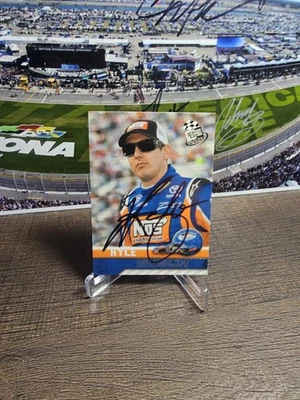 Kyle Busch 2010 Press Pass Signed Autograph Card - Image 1 of 2