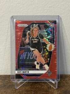 2024 Panini Prizm WNBA Red Pulsar Prizm /299 Kate Martin #126 Rookie RC - Foto 1 di 2