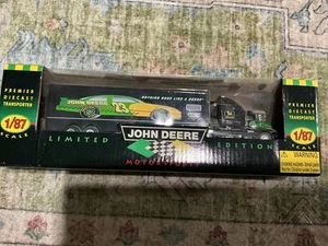 John Deere 1996 Premier Diecast Transporter w/ Stock Car Limited Edition 1:64 - Picture 1 of 3