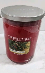 NEW YANKEE CANDLE RED BERRY & CEDAR CANDLE 22.7 oz. - Picture 1 of 8