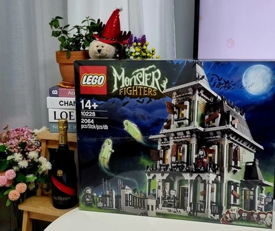 Lego 10228 Haunted House Brand New Sealed Retired Rare Set 2012 Unopened Box 1 - Image 1 of 4