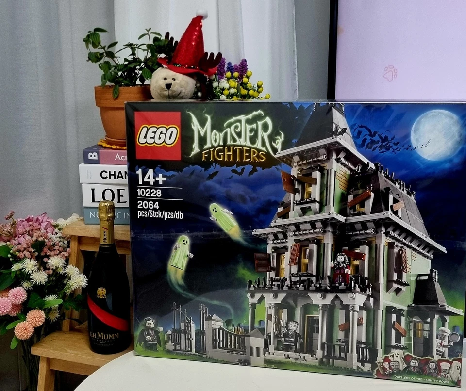 Lego 10228 Haunted House Brand New Sealed Retired Rare Set 2012 Unopened Box 1 - Image 1 of 4
