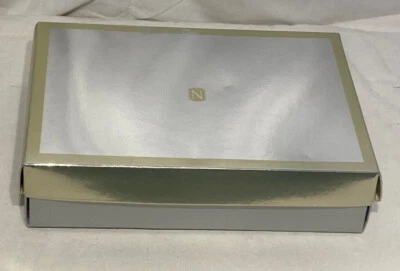 Caja de regalo de cartón con logotipo Nordstrom de colección *vacía* gris Foto 1 de 2