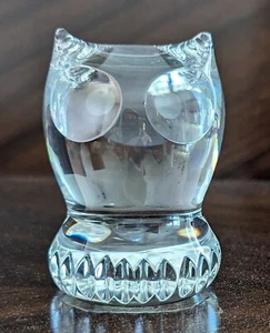 Spode Lead Crystal Owl Paperweight with Optical Illusion Eyes - Picture 1 of 2