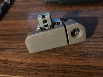 Honda Odyssey 2002 guantera cierre manija gris. POSIBLE Accord Prelude  Foto 1 de 4