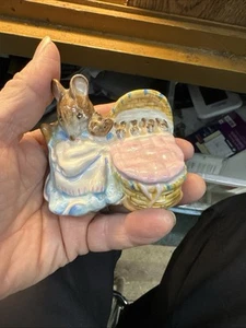 Beatrix Potter’s Hunca Munca Beswick England-1951 - Picture 1 of 7