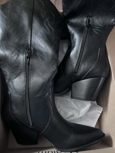 Women’s Black Cowboy Boots Pull On Calf Length Zipper Size 8 !!! LQQK !!! - Picture 1 of 5