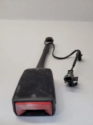 Chevrolet Cruze 2018 hebilla delantera del lado del conductor OEM Foto 1 de 4