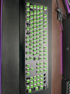 Clavier de jeu Bluetooth RAZER BLACKWIDOW V3 PRO GREEN SHAFT TAILLE RÉELLE - Photo 1/9