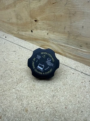 Tampa do reservatório de líquido de arrefecimento do motor Saturn Ion 2003-2007 15075118 fabricante de equipamento original 33274 - Imagem 1 de 4