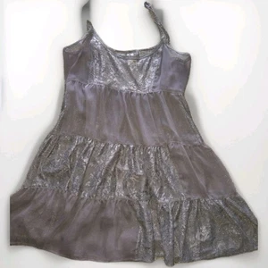 Canotta babydoll Free People grigia in pizzo intimamente taglia Xs - Foto 1 di 8