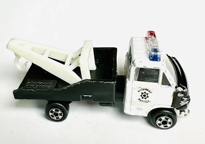 Grúa Zee Toys Zylmex D58 negra blanca patrulla de carreteras 1/64 Foto 1 de 4