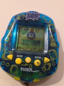 Vintage 1998 Tiger Giga Pets Rugrats Digital Pet *FUNKTIONIERT - Bild 1 von 2