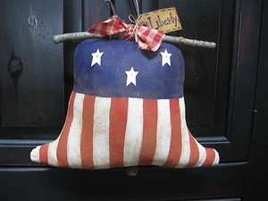*PaTTeRn*~PRiMiTiVe AMeRiCaNa PaTRioTiC LiBeRTy BeLL DooR HaNGeR SiTTeR~ - Picture 1 of 3