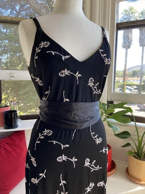 Vestido Vintage Saks Fifth Huey Waltzer Avenue Negro Cuentas a Mano Talla 8 Foto 1 de 4