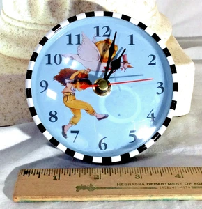 small whimsical wall/desk clock - Quartz - works - Picture 1 of 2