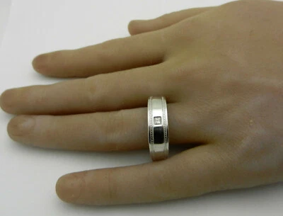 Anillo banda de oro blanco sólido de 14k con diamantes talla princesa para hombre 5,4 gr talla 15,5 Foto 1 de 4