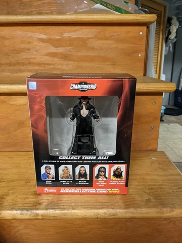 WWE Eaglemoss Championship Collection Figure The Undertaker w Collector Magazine Cover