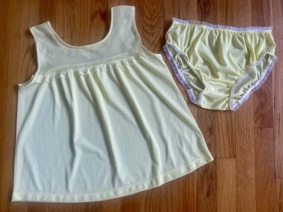 Vintage 60s-Inspired Babydoll Pajamas *Medium* YELLOW Nylon Sleep Top and Panty - Image 1 of 3