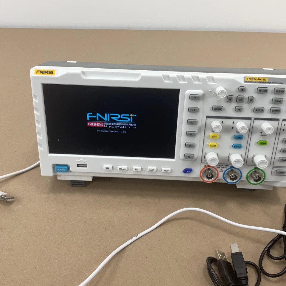 Osciloscopio de almacenamiento digital generador de señal de 2 canales LCD 7" FNIRSI 1014D H0V2 Foto 1 de 4