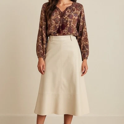 Haute Monde Ecru 人造皮革 A 字裙 XL 码极简主义现代中性色 — 第 1/4 张图片