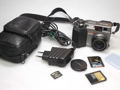 Olympus CAMEDIA C-3000 ZOOM 3.3MP VINTAGE Digitalkamera + 64M / 8M SM + 16M xD - Bild 1 von 3